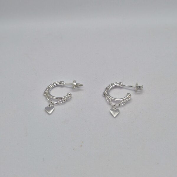 Aros  con forma de corazón y cadena en plata