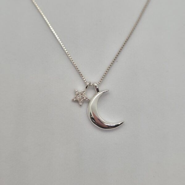 Cadena con luna y estrella en plata