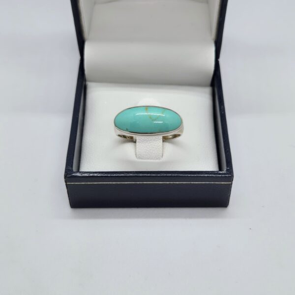 Anillo de plata con piedra