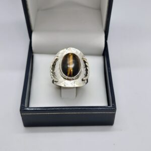 Anillo martillado ojo de tigre