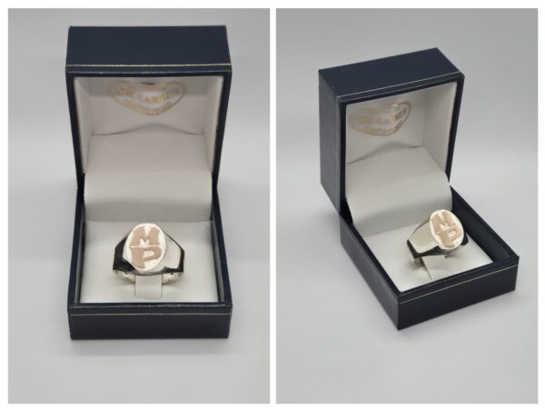 Anillo en plata con letras en oro